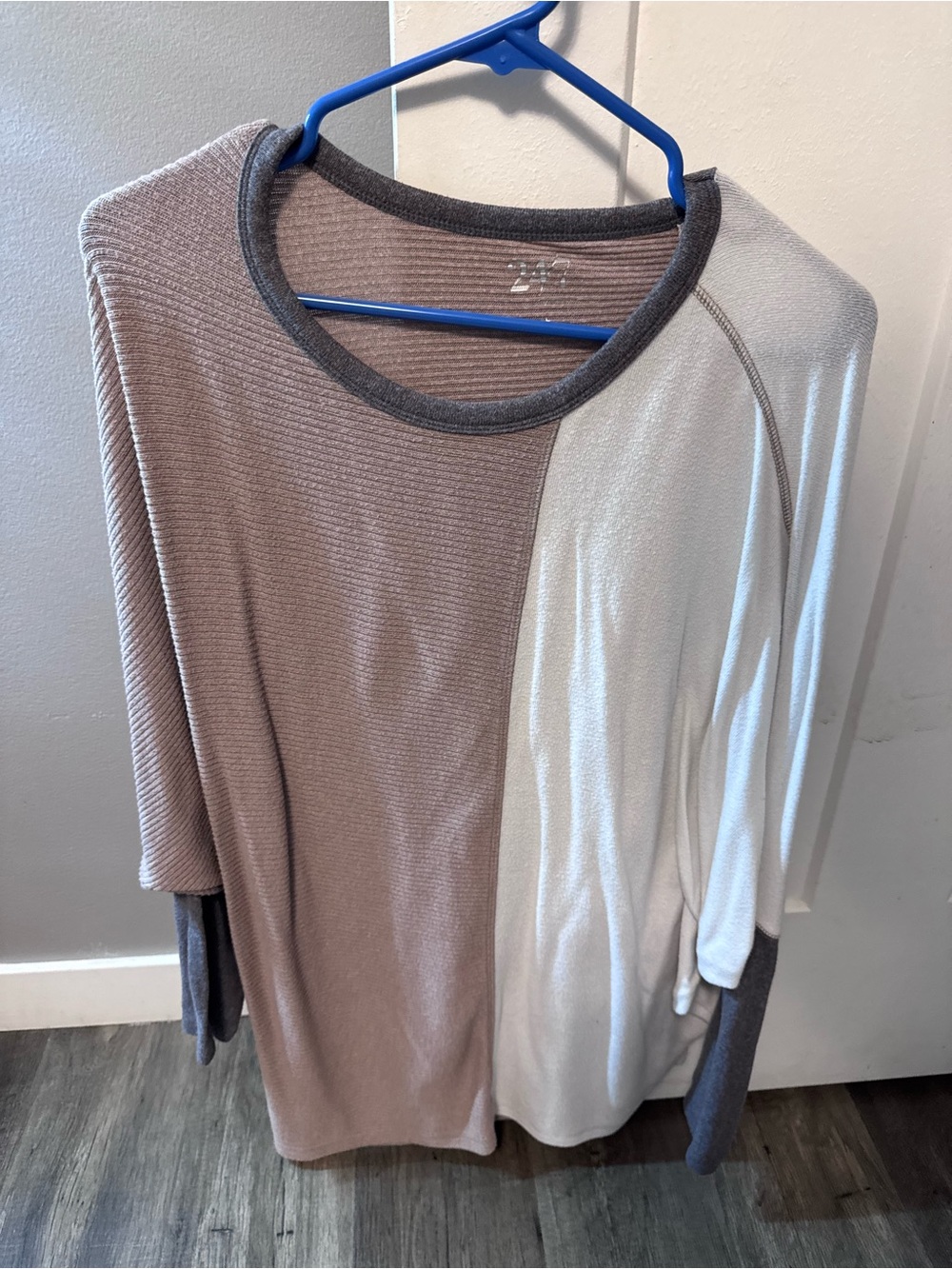 24/7 Brand Brown and Gray Ribbed Crewneck Top